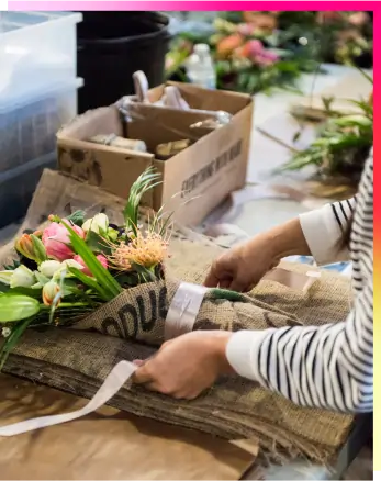 Message Bouquet Box (Fresh Roses) – LA Flower Girl